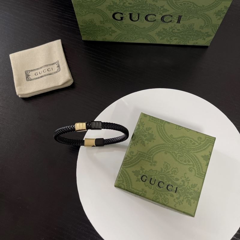G*u*i bracelets